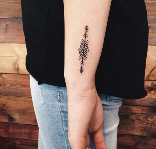 Croquis de tatouage pour les filles: photos, conception de tatouage, idées de dessin