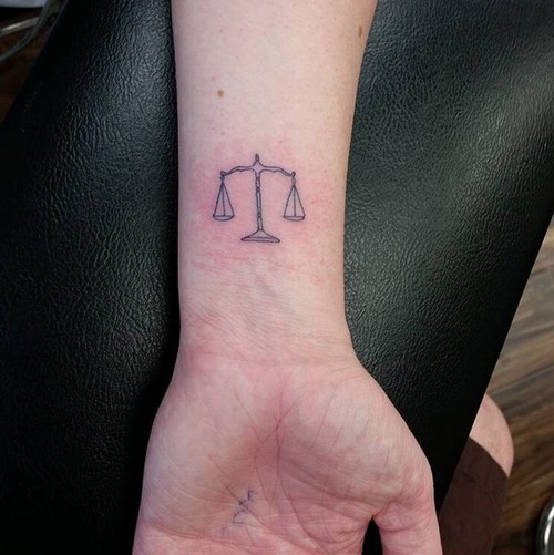 Croquis de tatouage pour les filles: photos, conception de tatouage, idées de dessin