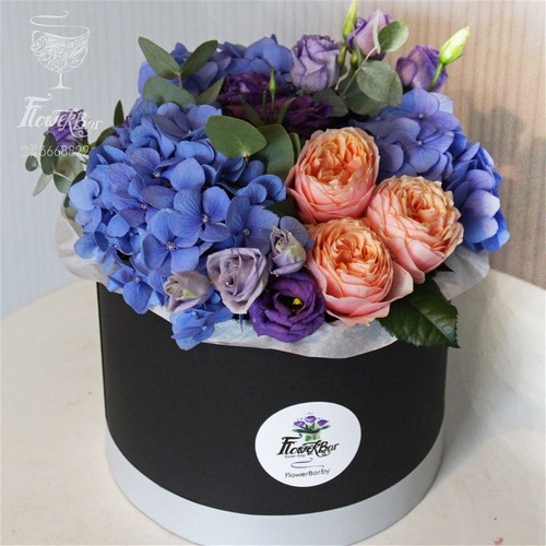 Beaux bouquets de fleurs printanières et arrangements floraux printaniers