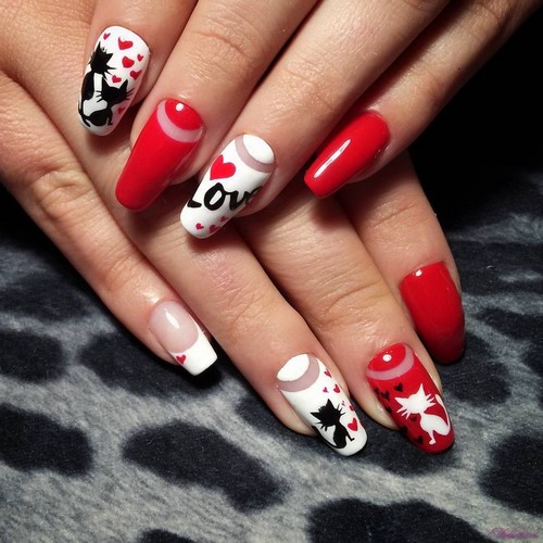 Manucure de lune à la mode. Photo, design, les meilleures nouvelles