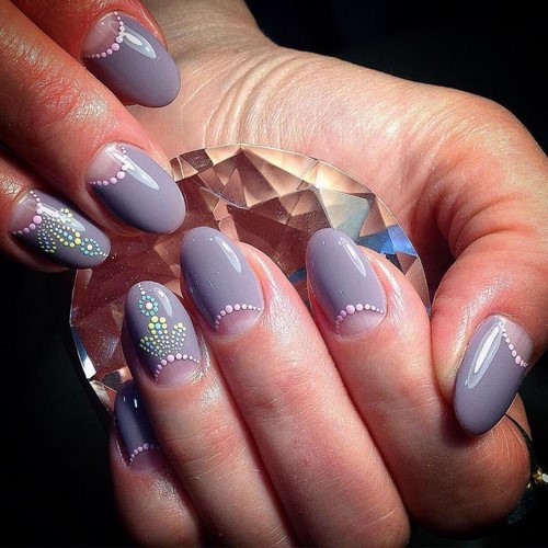 Manucure de lune à la mode. Photo, design, les meilleures nouvelles