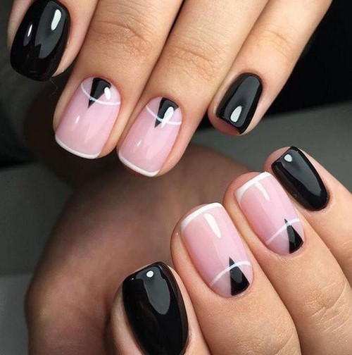 Manucure de lune à la mode. Photo, design, les meilleures nouvelles