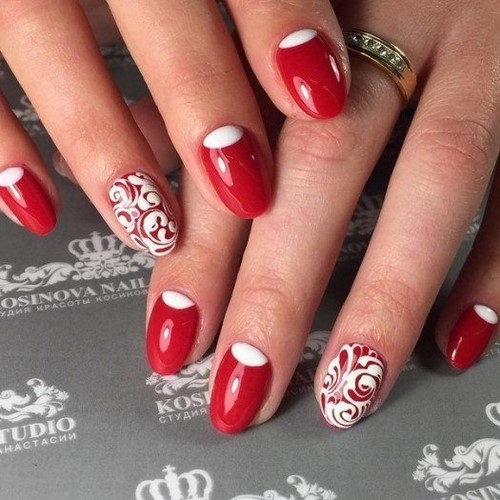 Manucure de lune à la mode. Photo, design, les meilleures nouvelles