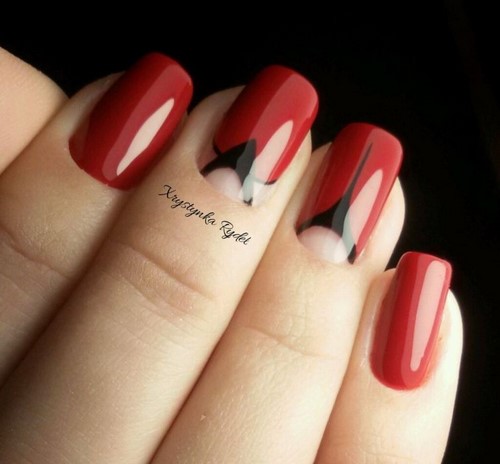 Manucure de lune à la mode. Photo, design, les meilleures nouvelles