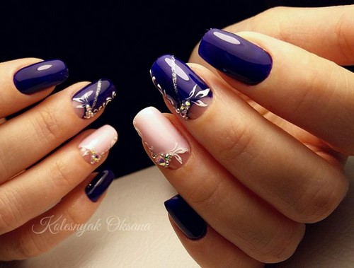 Manucure de lune à la mode. Photo, design, les meilleures nouvelles