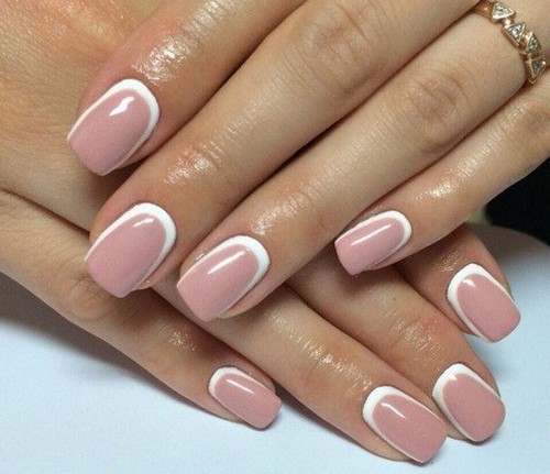 Manucure de lune à la mode. Photo, design, les meilleures nouvelles