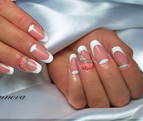 Manucure de lune à la mode. Photo, design, les meilleures nouvelles