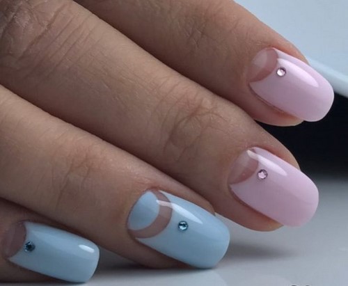 Manucure de lune à la mode. Photo, design, les meilleures nouvelles