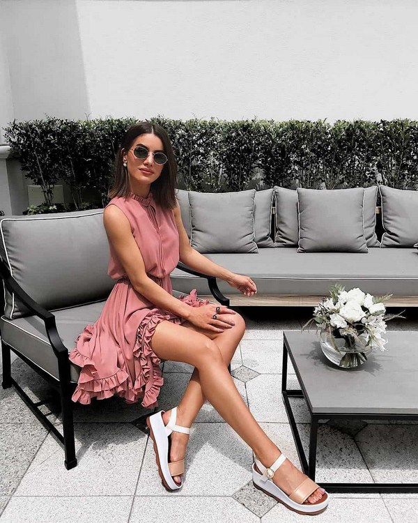 Rochii și sundress la modă: arcuri frumoase pentru vară