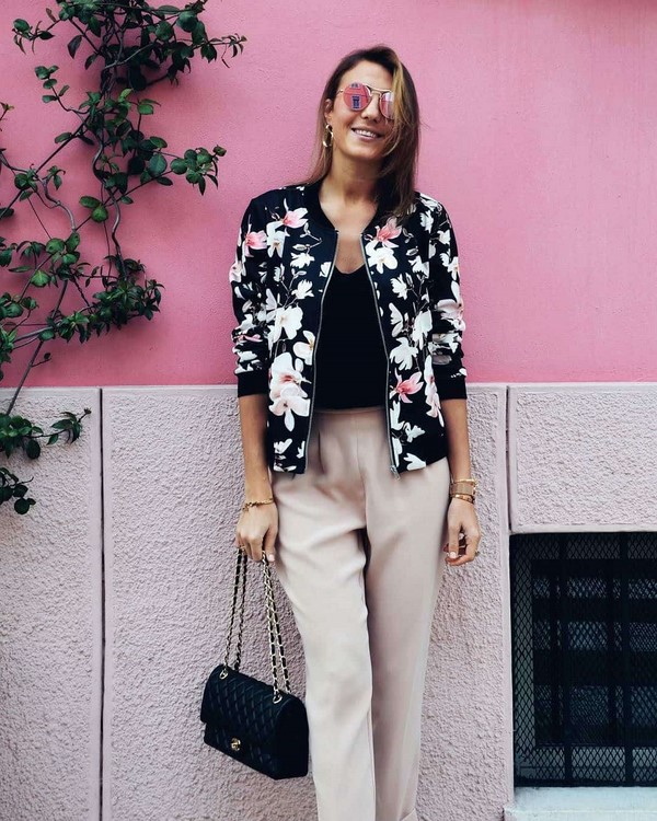 Vestes et vestes tendance de la saison pour femme: photos