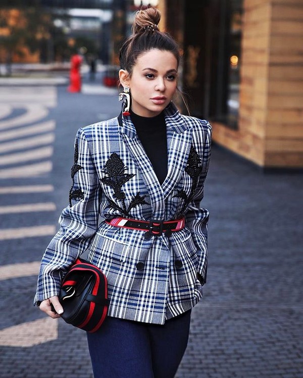 Vestes et vestes tendance de la saison pour femme: photos