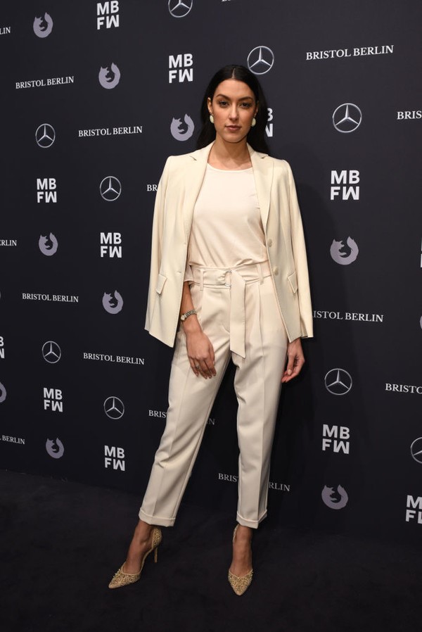 Vestes et vestes tendance de la saison pour femme: photos