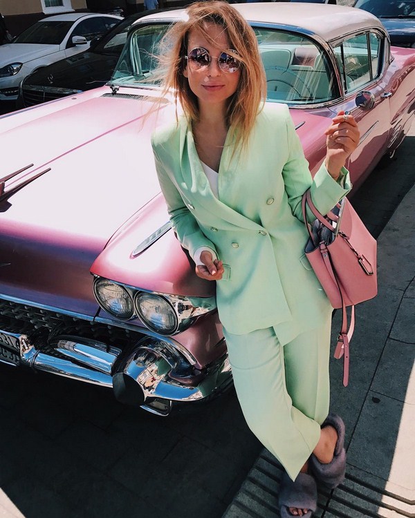 Costume de vară la modă: peste 50 de fotografii cu idei cu costume de vară