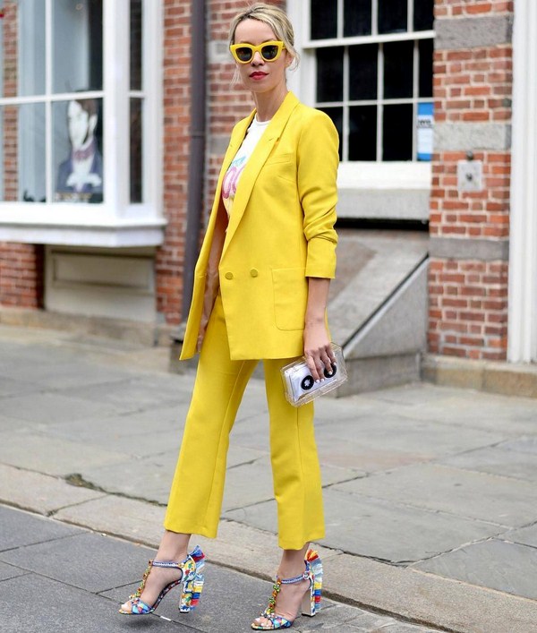 Costume de vară la modă: peste 50 de fotografii cu idei cu costume de vară