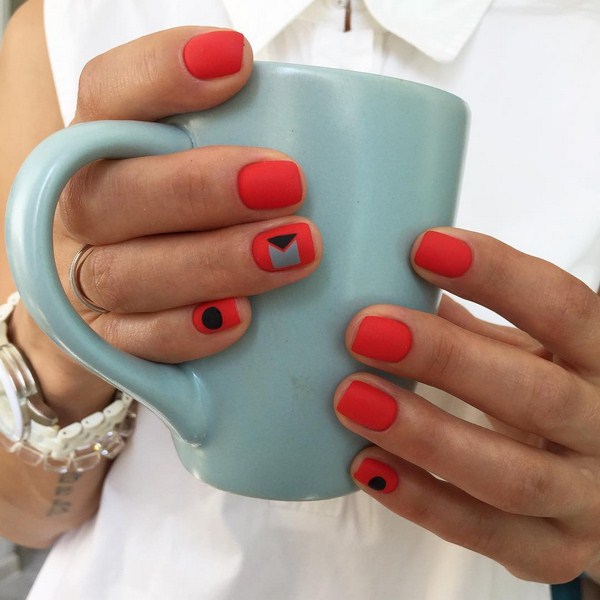 Nouveautés de manucure avec dessins: de magnifiques photos de l'idée du nail art avec une photo