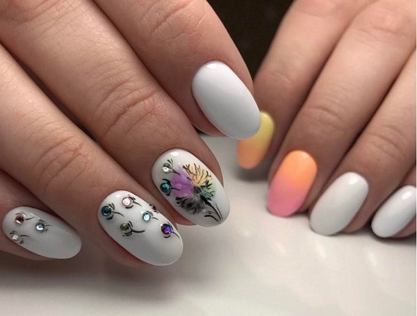 Nouveautés de manucure avec dessins: de magnifiques photos de l'idée du nail art avec une photo