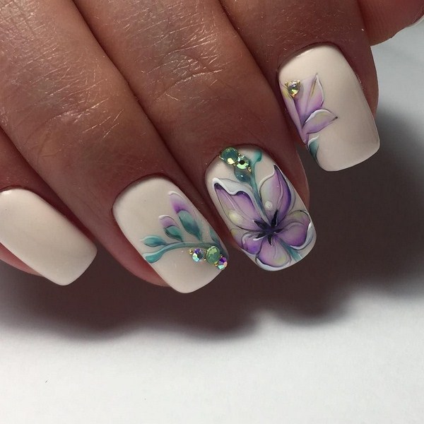 Nouveautés de manucure avec dessins: de magnifiques photos de l'idée du nail art avec une photo