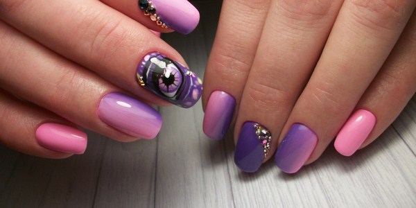 Nouveautés de manucure avec dessins: de magnifiques photos de l'idée du nail art avec une photo