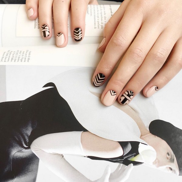 Nouveautés de manucure avec dessins: de magnifiques photos de l'idée du nail art avec une photo