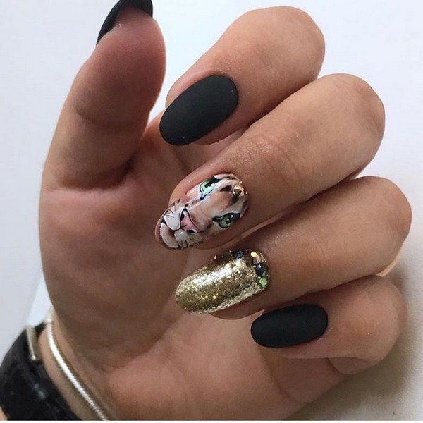 Nouveautés de manucure avec dessins: de magnifiques photos de l'idée du nail art avec une photo