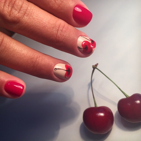 Nouveautés de manucure avec dessins: de magnifiques photos de l'idée du nail art avec une photo