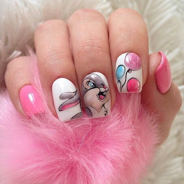 Nouveautés de manucure avec dessins: de magnifiques photos de l'idée du nail art avec une photo