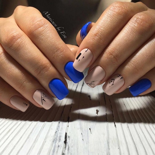 Nouveautés de manucure avec dessins: de magnifiques photos de l'idée du nail art avec une photo