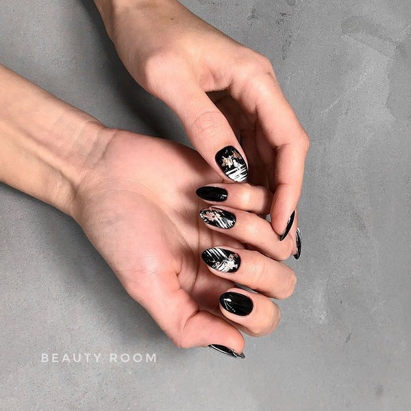 Nouveautés de manucure avec dessins: de magnifiques photos de l'idée du nail art avec une photo