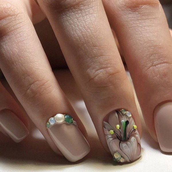 Nouveautés de manucure avec dessins: de magnifiques photos de l'idée du nail art avec une photo