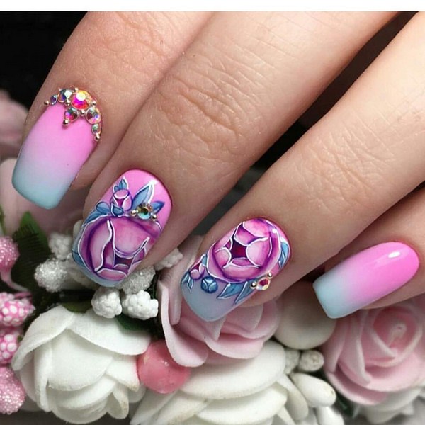 Nouveautés de manucure avec dessins: de magnifiques photos de l'idée du nail art avec une photo