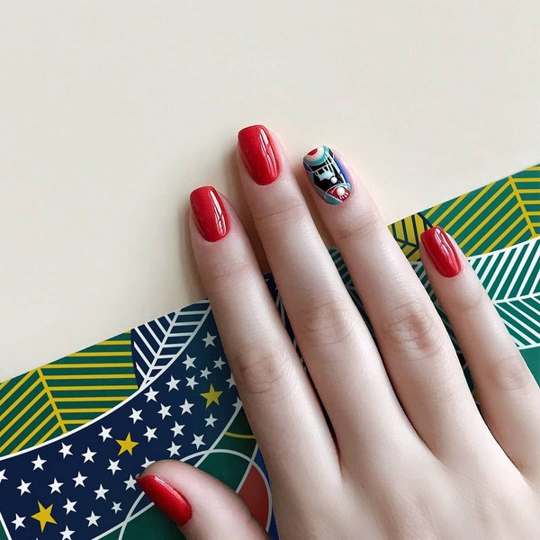 Adorable manucure en rouge: nouveau