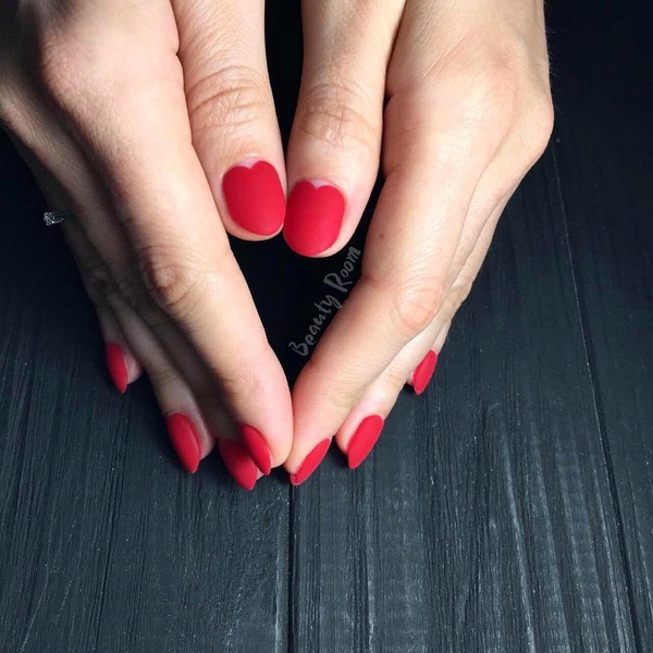 Adorable manucure en rouge: nouveau