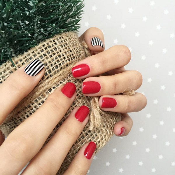 Adorable manucure en rouge: nouveau