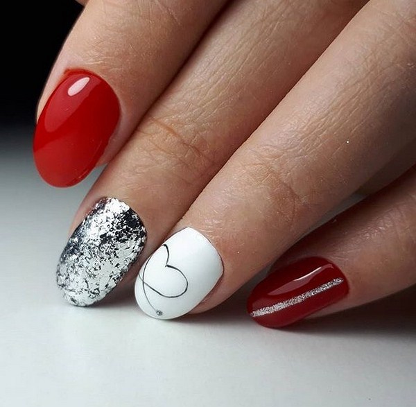 Adorable manucure en rouge: nouveau