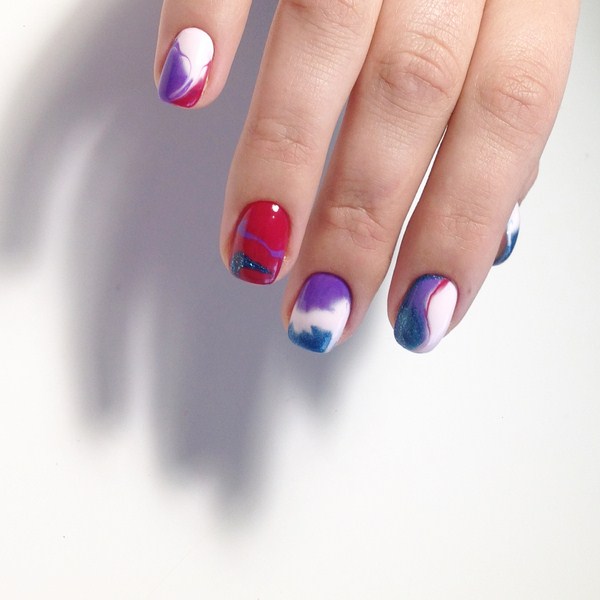 Adorable manucure en rouge: nouveau