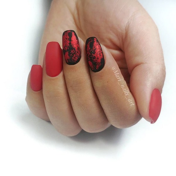 Adorable manucure en rouge: nouveau