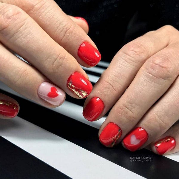 Adorable manucure en rouge: nouveau