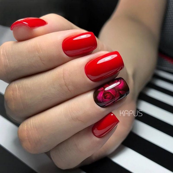 Adorable manucure en rouge: nouveau