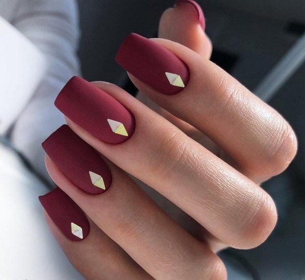 Adorable manucure en rouge: nouveau