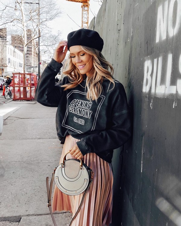 Looks à la mode avec des sweat-shirts: nouvelles photo