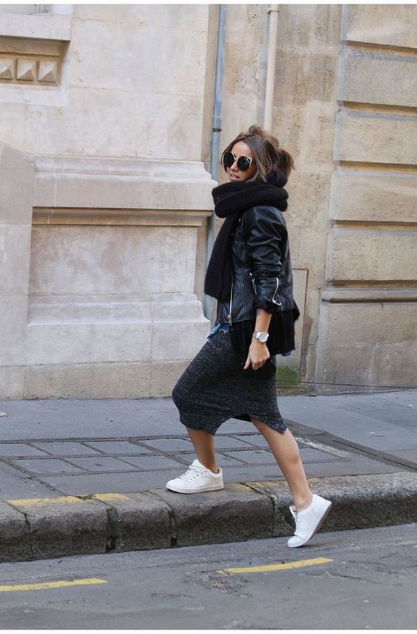 Belles robes tricotées automne-hiver: noeuds à la mode sur la photo