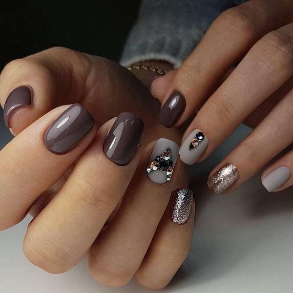 Idées de conception d'ongles à la mode pour la nouvelle année 2024: photos