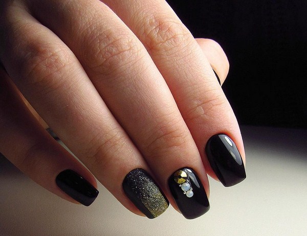 Idées de conception d'ongles à la mode pour la nouvelle année 2024: photos