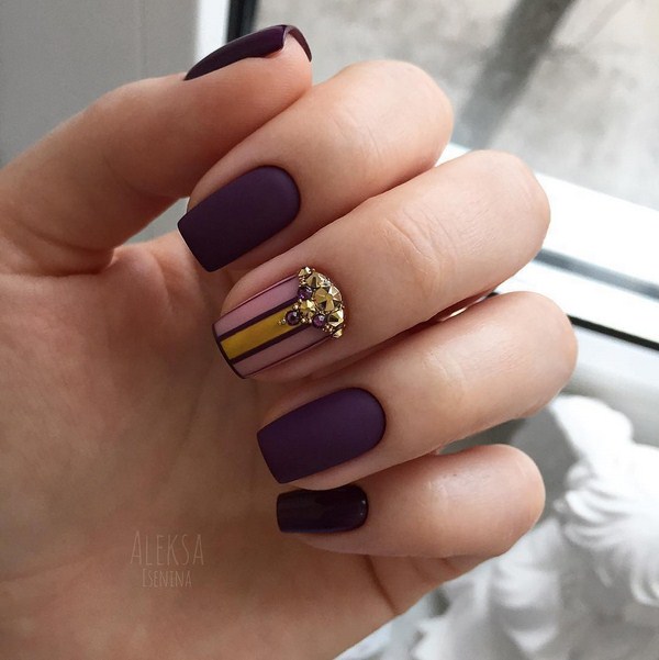 Idées de conception d'ongles à la mode pour la nouvelle année 2024: photos