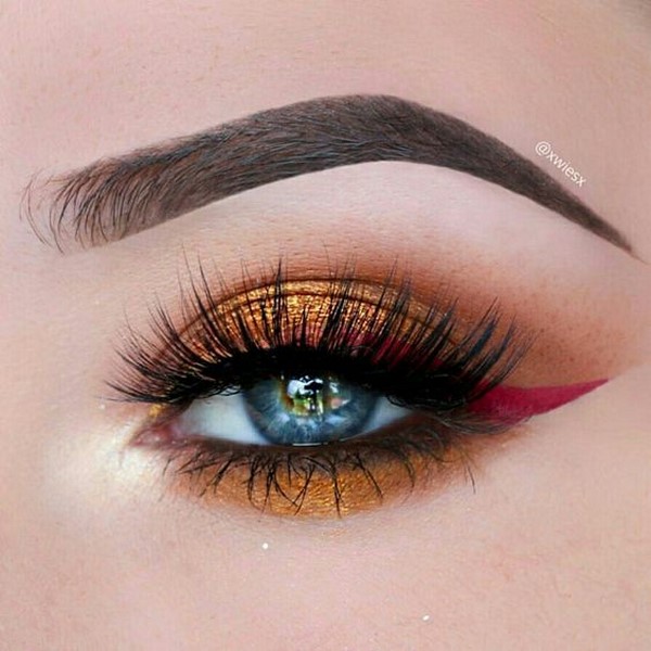 Maquillage brillant pour le Nouvel An 2024: les meilleures idées photo pour le maquillage du Nouvel An