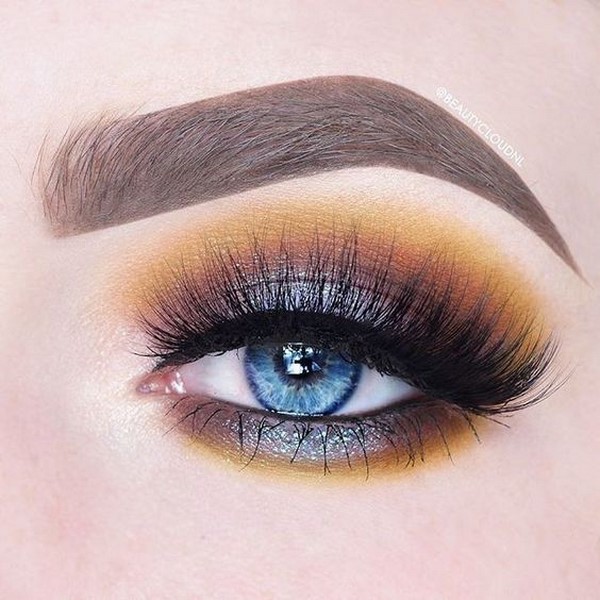 Maquillage brillant pour le Nouvel An 2024: les meilleures idées photo pour le maquillage du Nouvel An