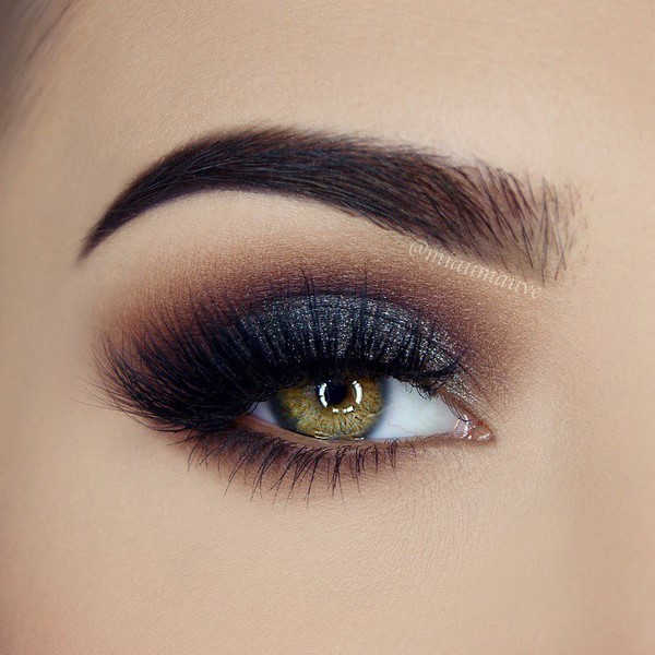 Maquillage brillant pour le Nouvel An 2024: les meilleures idées photo pour le maquillage du Nouvel An