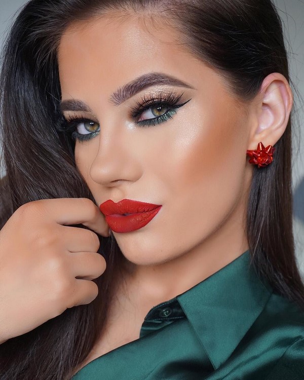 Maquillage brillant pour le Nouvel An 2024: les meilleures idées photo pour le maquillage du Nouvel An