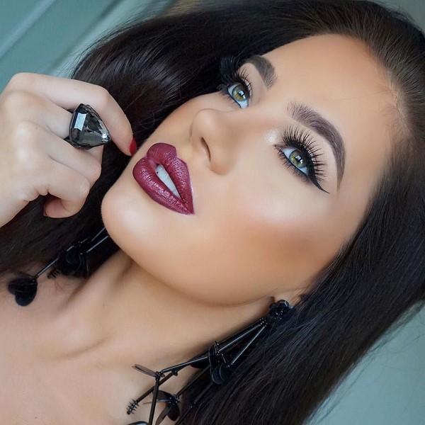 Maquillage brillant pour le Nouvel An 2024: les meilleures idées photo pour le maquillage du Nouvel An