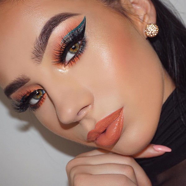 Maquillage brillant pour le Nouvel An 2024: les meilleures idées photo pour le maquillage du Nouvel An